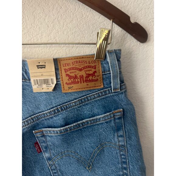 Levi's 501 Original Fit High Rise Women's Shorts NWT - Picture 5 of 5